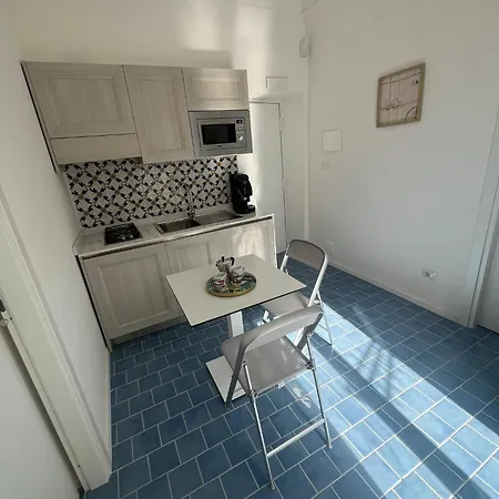 Bed & Breakfast 21 *